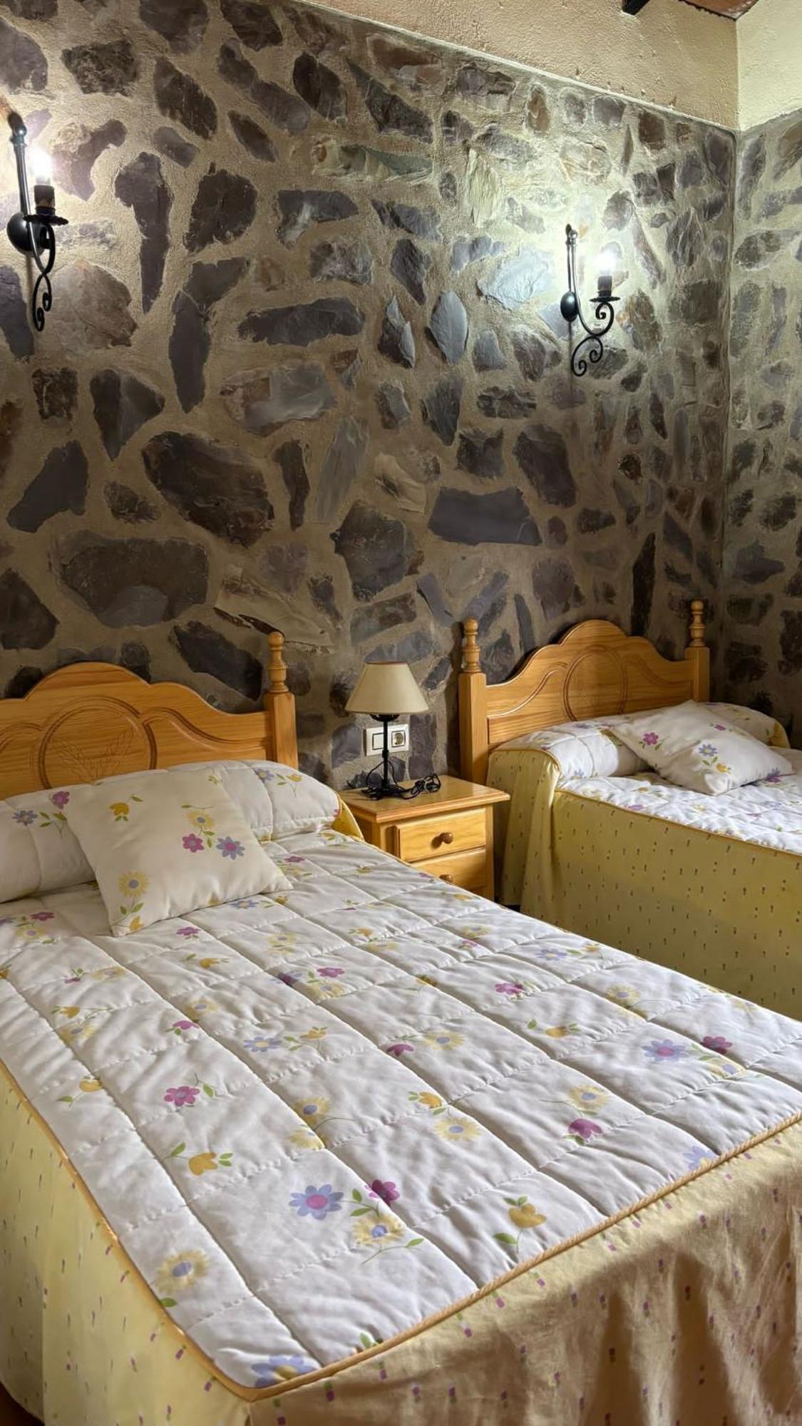 Casas Rurales Los Llanos Fuentes De Leon Exterior photo